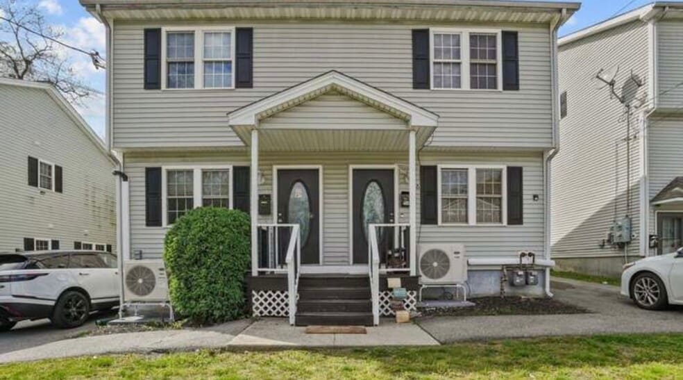 Primary Photo - 46 Ridgeway Ave