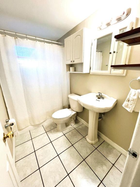 Building Photo - 10367 109th Ave