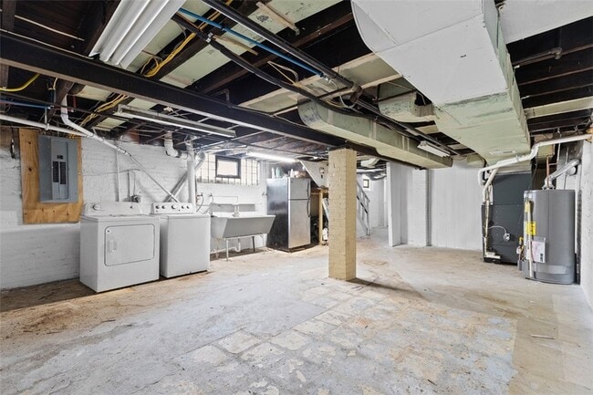 Building Photo - 314 Maplewood Ave