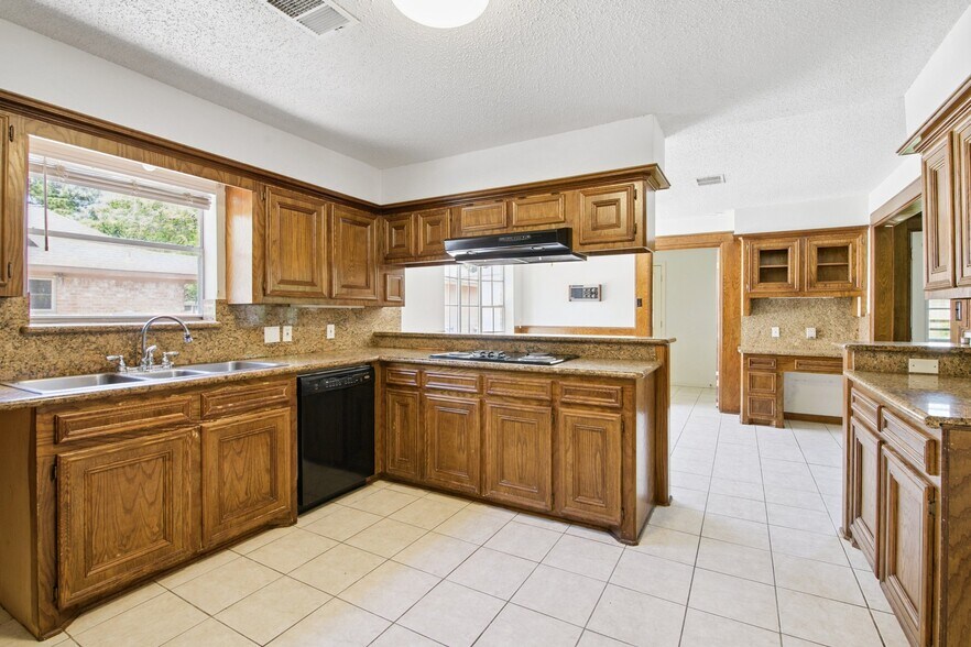 Building Photo - 5914 Havenwoods Dr