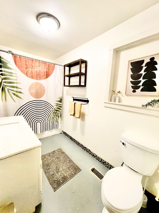 Building Photo - 4706 NE 15th Ave