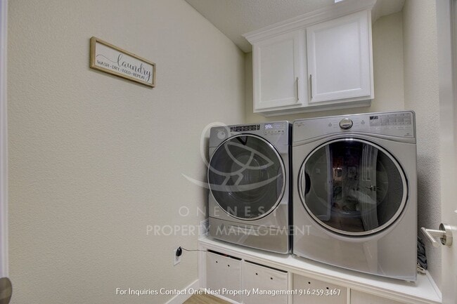 Building Photo - Upgraded Lincoln Crossing Oasis | Walking distance to MANY ammenities