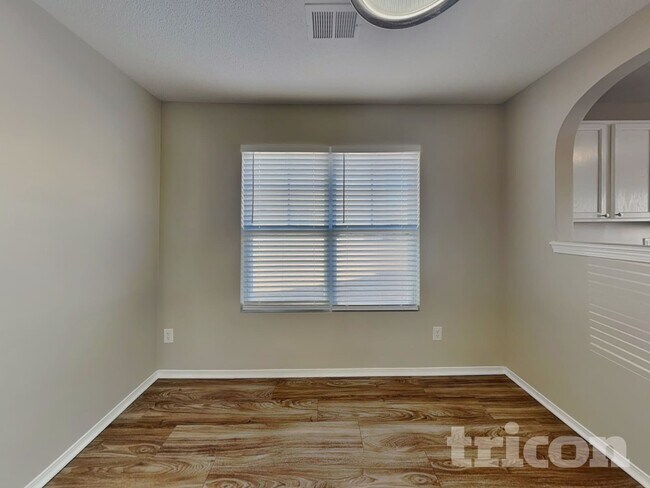 Building Photo - 933 Mailwood Dr