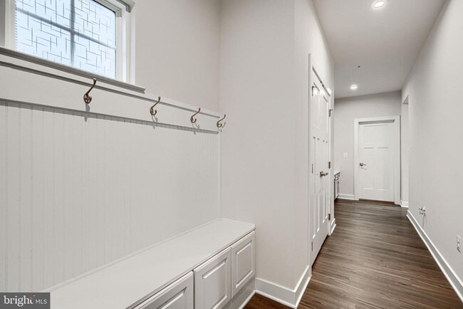 Building Photo - 13605 Otono Dr