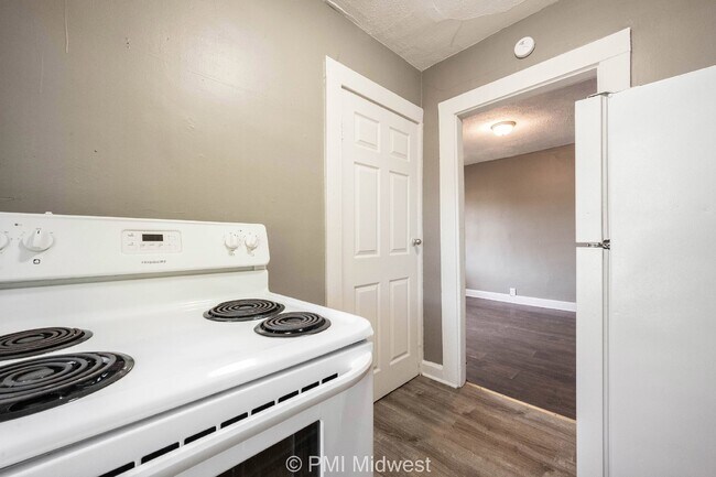 Building Photo - Charming 1 Bed Duplex with Full Bath in In...