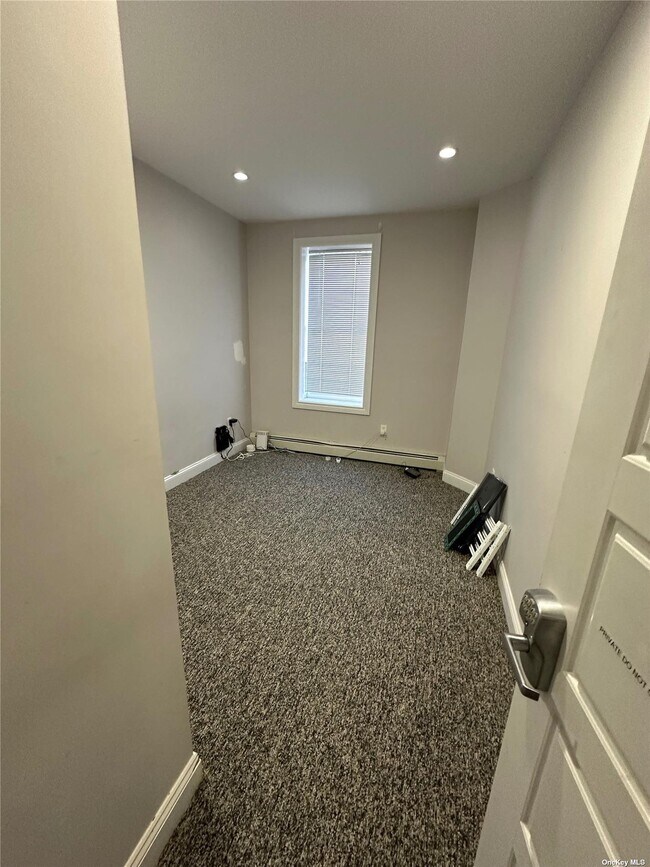 Building Photo - 288 Hendrix St