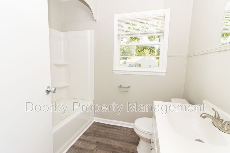 Building Photo - 26 Paulmar Dr