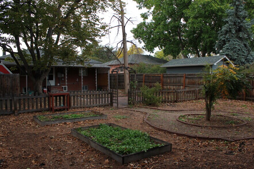 Building Photo - 1210 Vance St