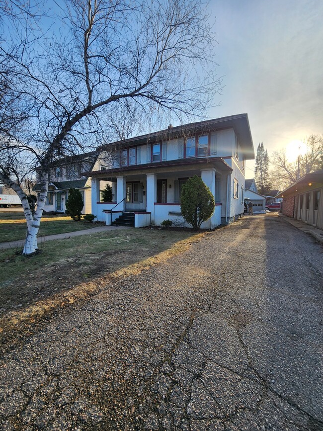 Building Photo - 1718 Grand Ave