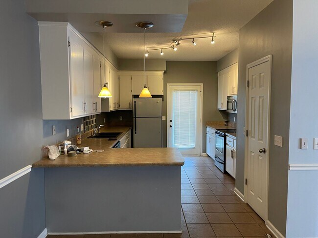 Building Photo - Wakefield Subdivision! One Story....