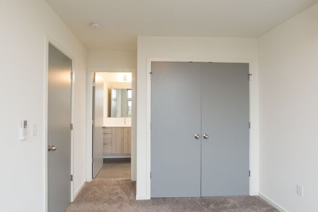 Building Photo - 3Bd/3.25Ba Seattle Home