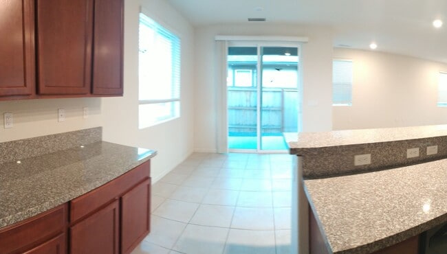 Building Photo - Sparks home 3 bedroom| 2 bathroom now avai...