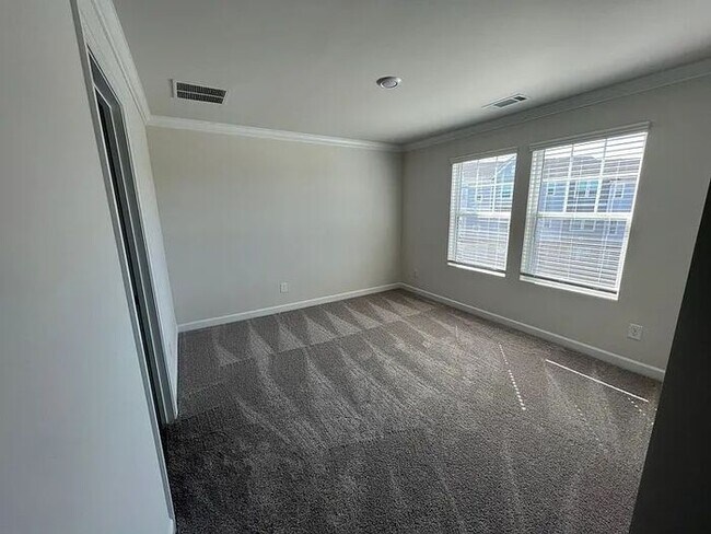 Building Photo - 2027 tear lane