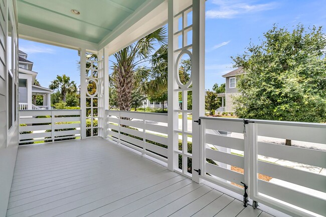 Building Photo - Newly Refreshed Single Story Home in Carol...