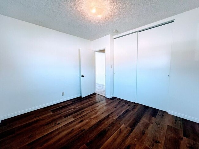 Building Photo - 4 Bedroom Home 2 Car Garage with Fenced Yard and Extra Parking