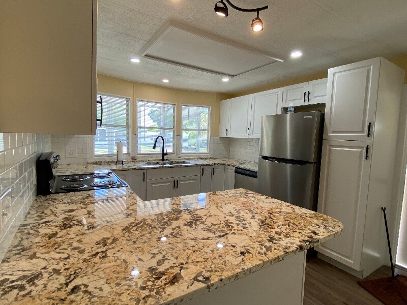 Building Photo - 144 Stuart Cir