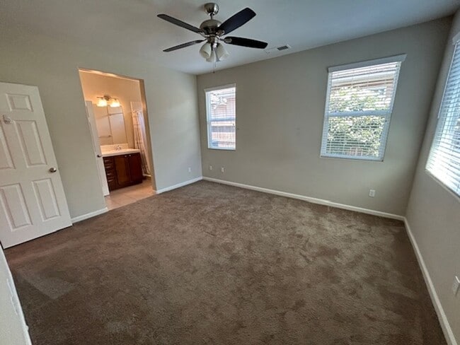 Building Photo - Avalon Gated Community