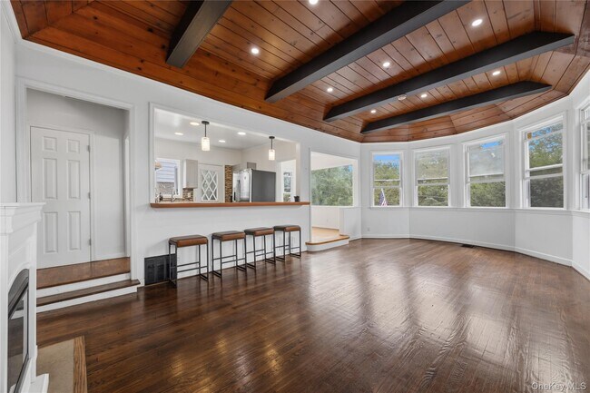 Building Photo - 3404 Mohegan Ave