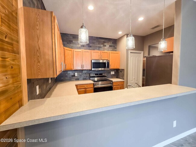 Building Photo - 1015 Venetian Dr