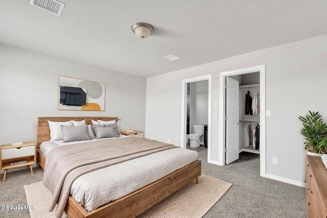 Building Photo - 12260 Desert Wolf Ave