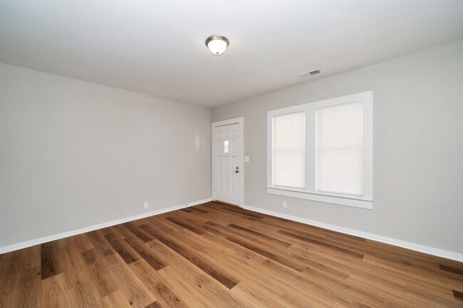 Building Photo - Renovated Gem with Space & Style in Bessemer