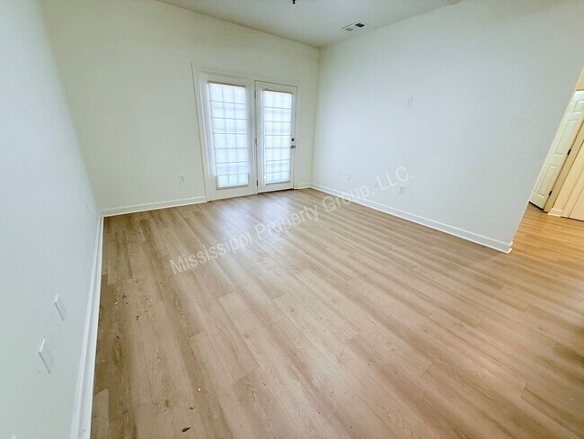 Building Photo - 2BR/2BA