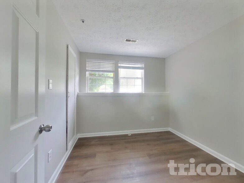 Building Photo - 2029 S Anvil Ln