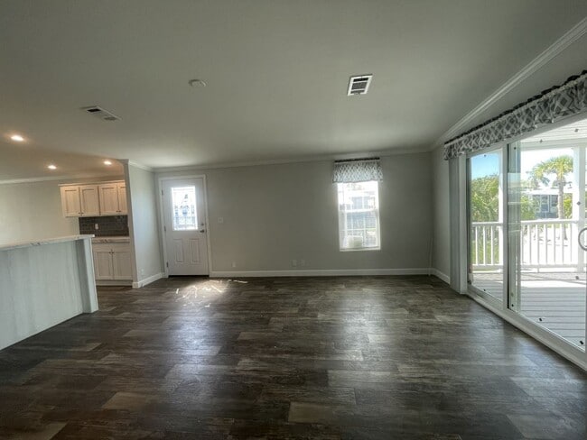 Building Photo - 988 E Trinidad Ave
