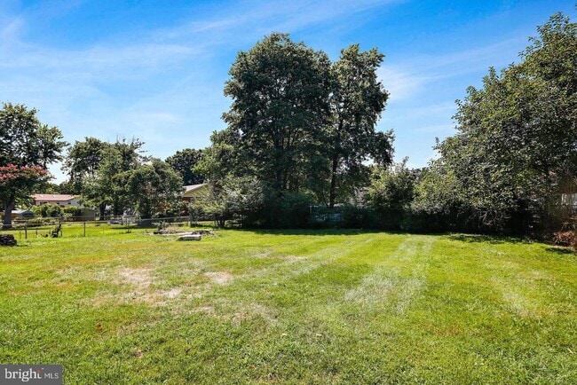 Building Photo - 8305 Bernard Dr