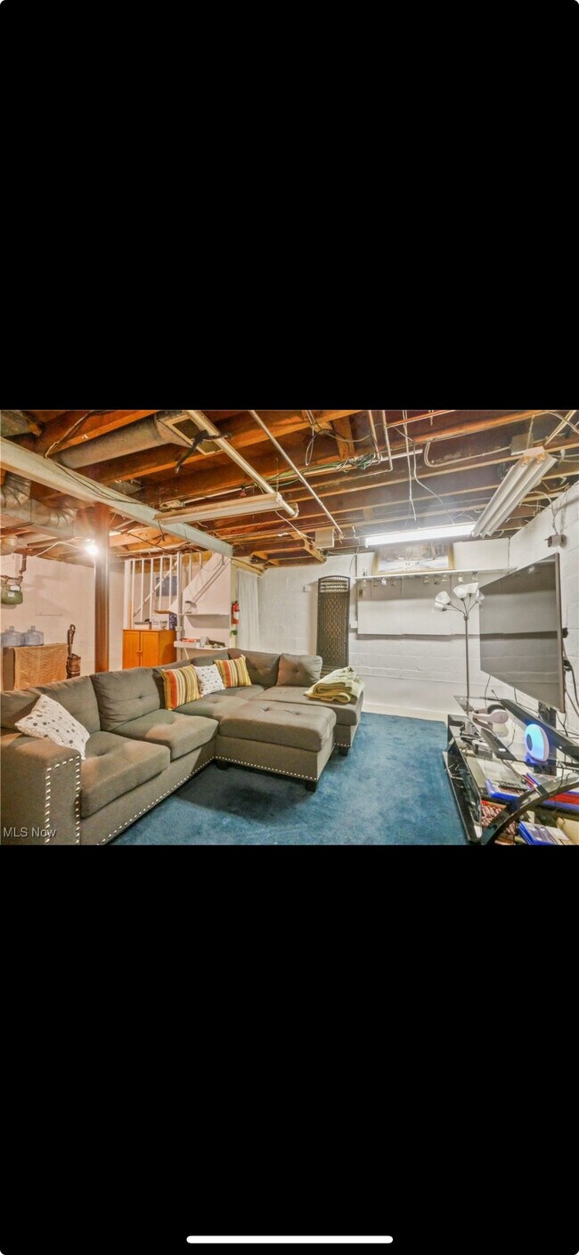 Building Photo - 51 Overhill Rd