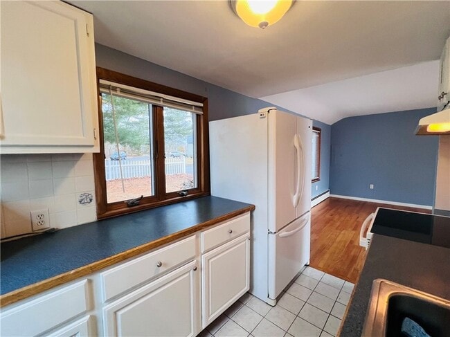 Building Photo - 93 Grand View Dr