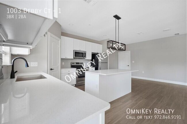 Building Photo - 1003 Debby Ct