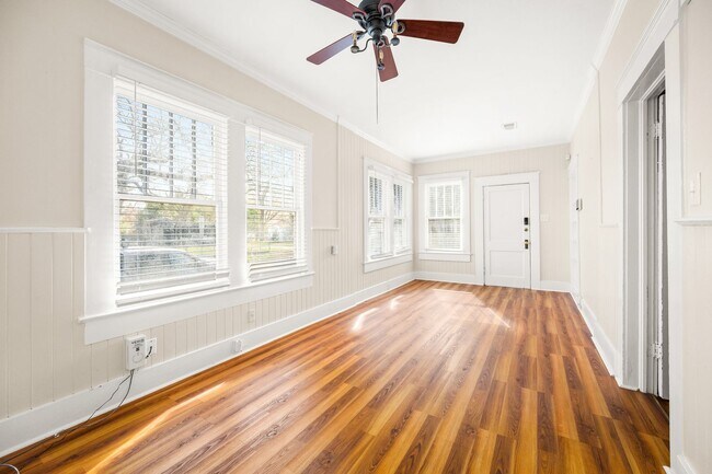 Building Photo - 2301 Hill St