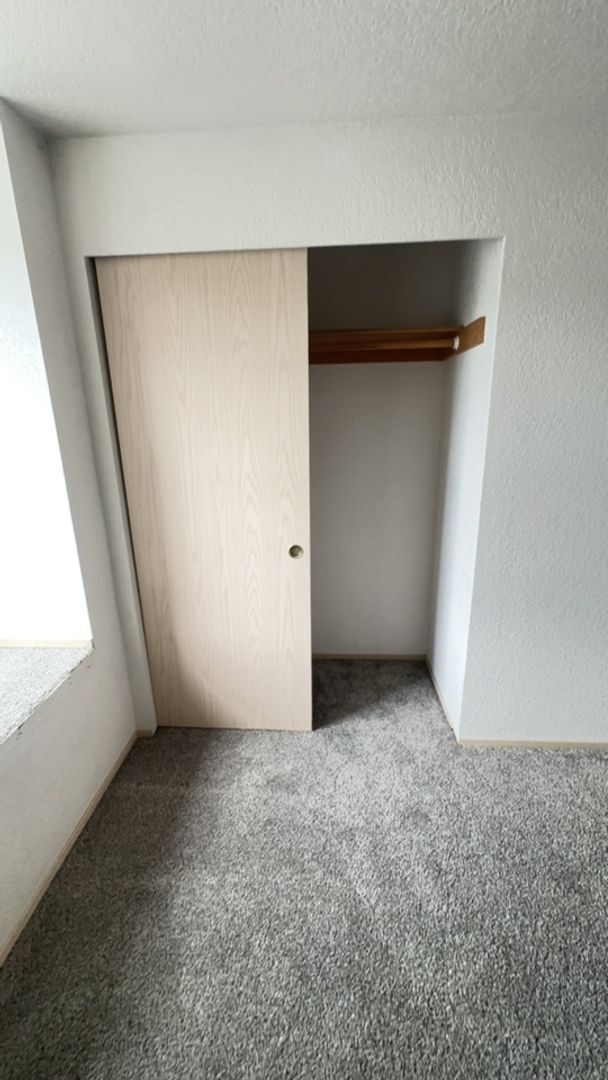 Building Photo - 15325-15327 Berry Valley Rd SE