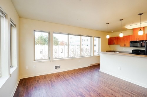 Building Photo - John Court - 2 bedrooms
