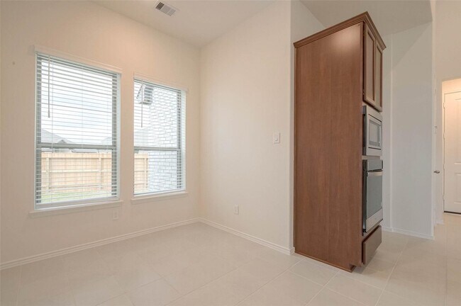 Building Photo - 1343 Vinter Mdws Ln