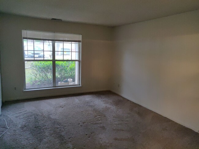Building Photo - Charming 2 Bedroom/ 1 Bathroom Condo in Parkville, MD!