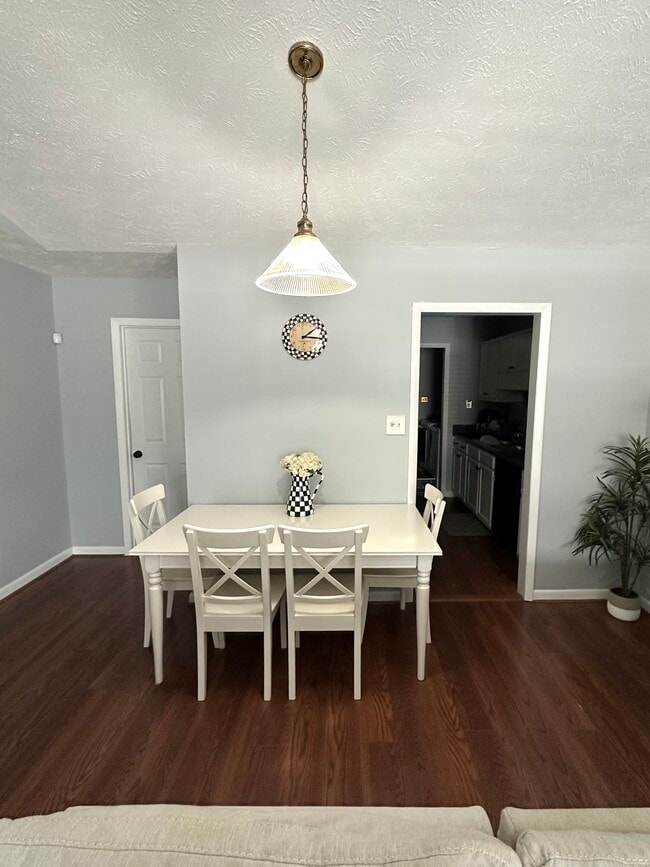 Building Photo - 151 Villa Dr