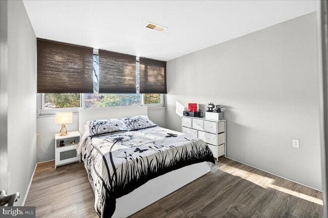 Building Photo - 4420 Briarwood Ct N