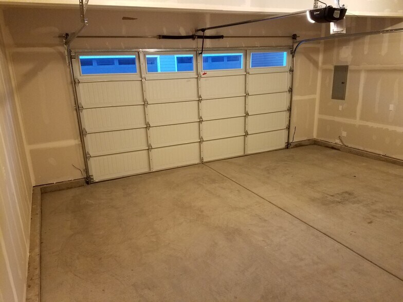 Building Photo - 1550 Craig Rd SE