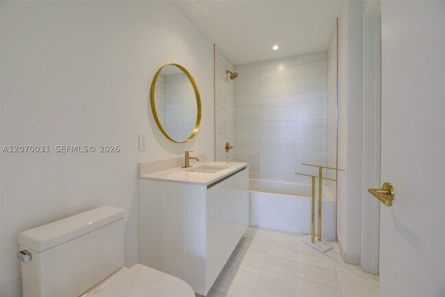 Building Photo - 2678 Tigertail Ave