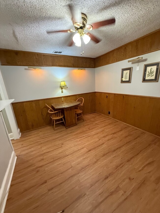 Building Photo - 3914 Herschel St