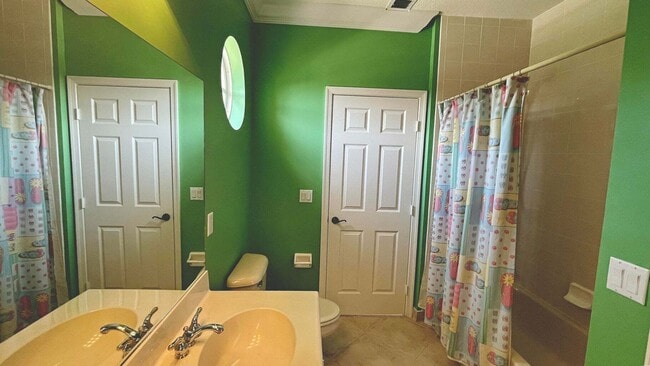 Building Photo - 9843 Vía Amati