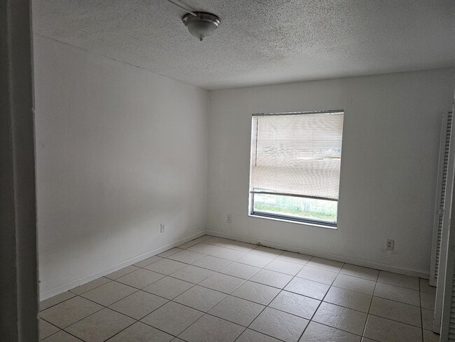 Building Photo - 2800 E 113th Ave
