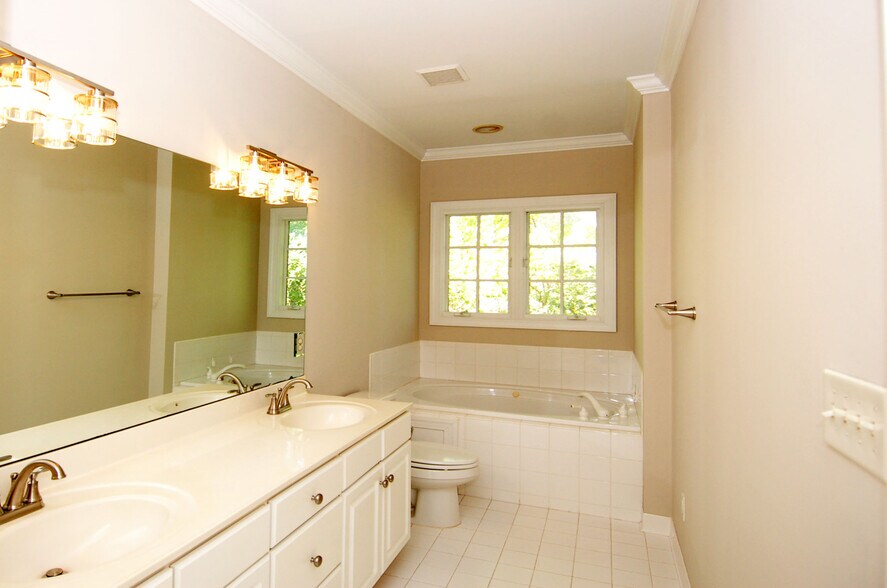 Building Photo - 1327 Cameron View Ct