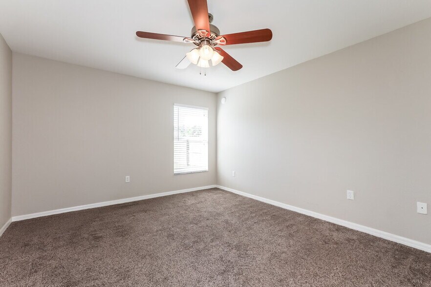 Building Photo - 4619 Great Blue Heron Dr