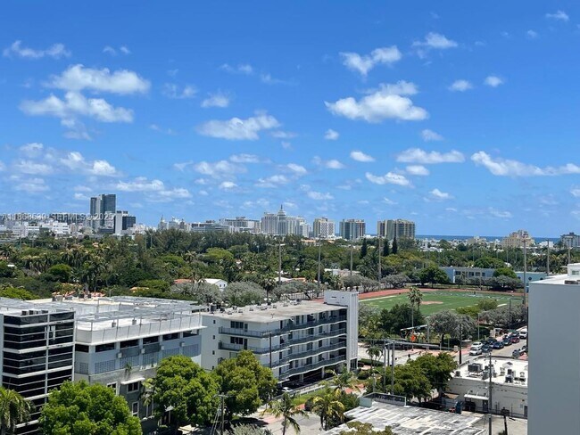 Building Photo - 1000 West Ave