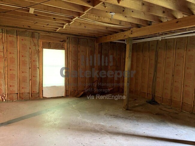 Building Photo - 3161 Glen Hollow Dr