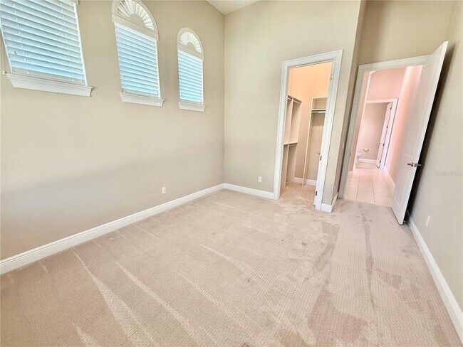 Building Photo - 11646 Hampstead St