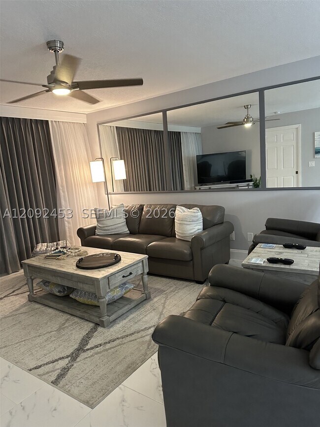 Building Photo - 5055 N Hwy A1A
